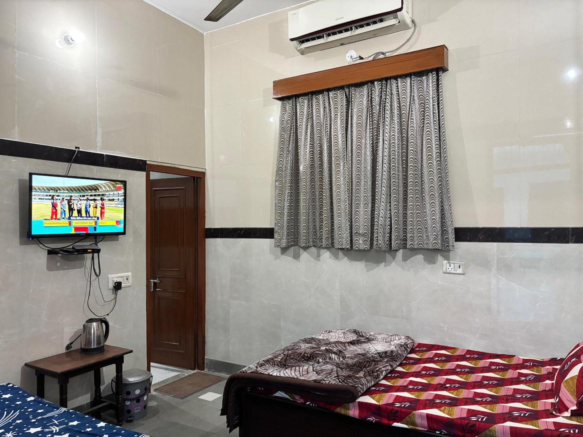 Shri Balaji Dham Hotel Vrindavan Exterior photo