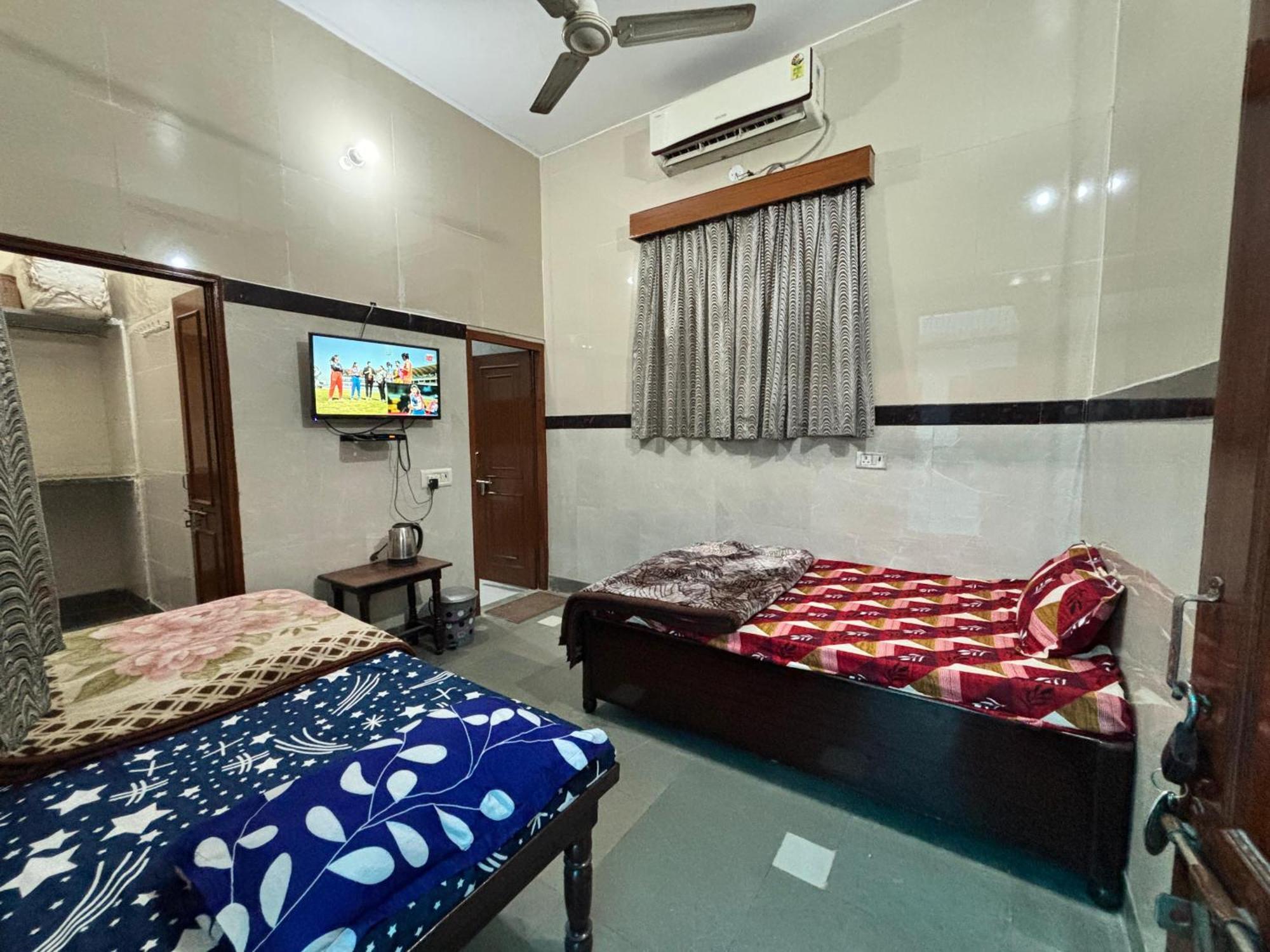 Shri Balaji Dham Hotel Vrindavan Exterior photo