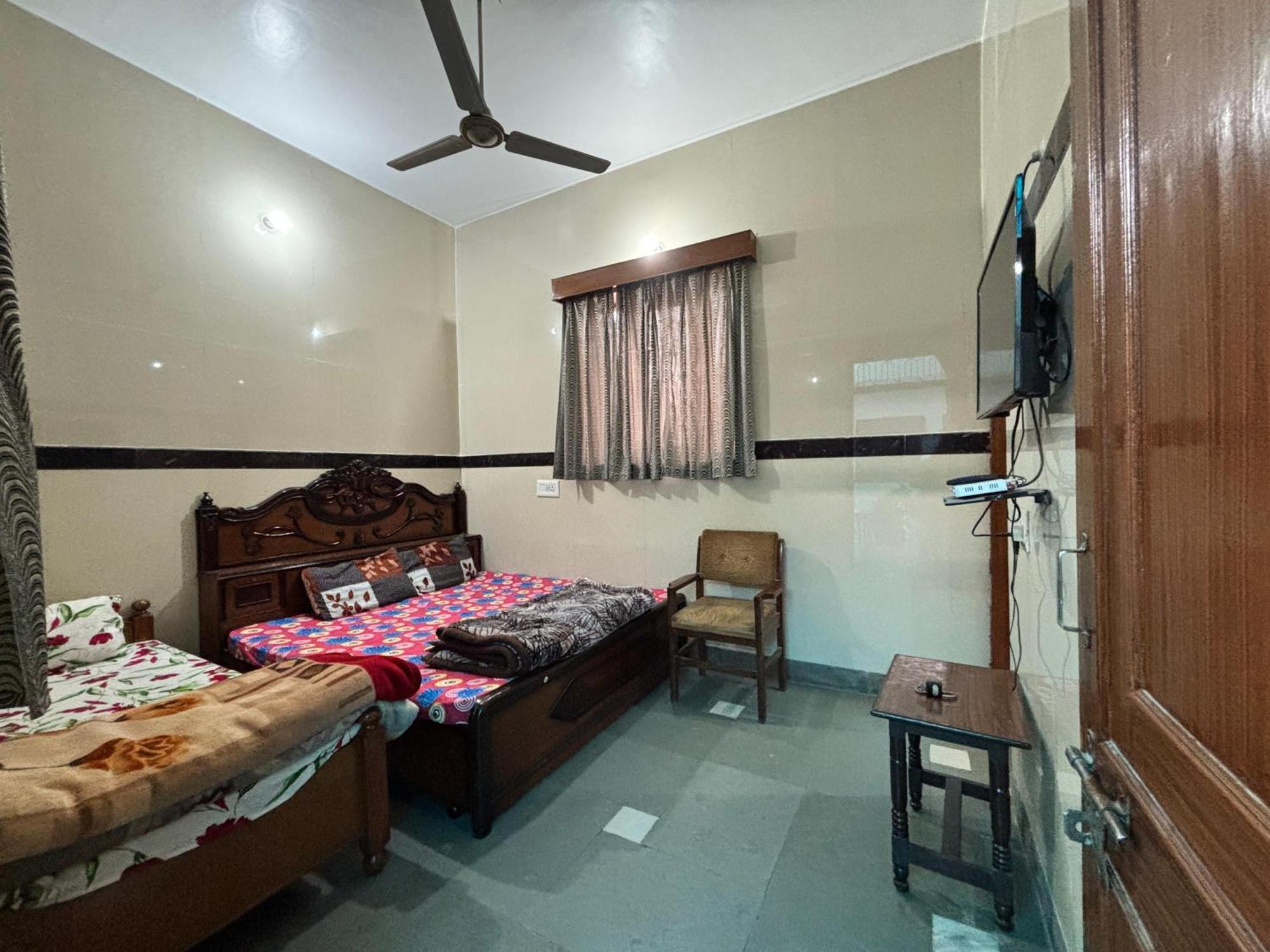 Shri Balaji Dham Hotel Vrindavan Exterior photo